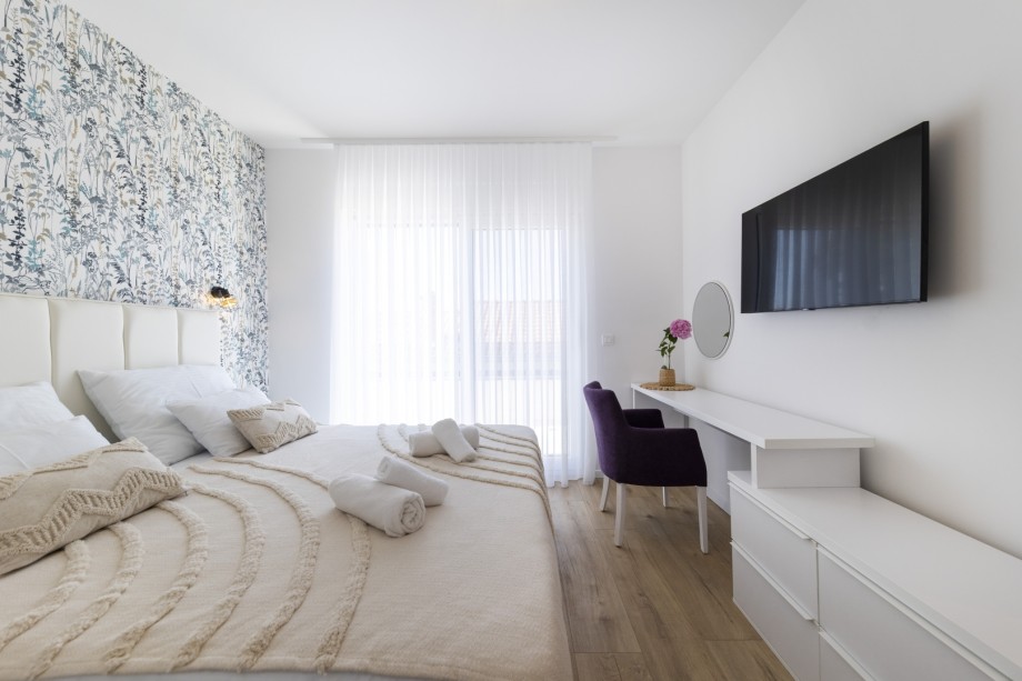 Crowonder Mila Prestige Villa with a Heated Swimming Pool, Sauna and Jacuzzi on the Rooftop
