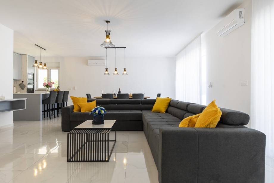 Crowonder Mila Prestige Villa with a Heated Swimming Pool, Sauna and Jacuzzi on the Rooftop