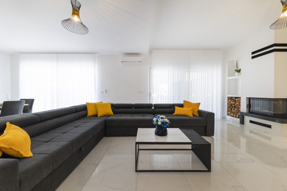 Crowonder Mila Prestige Villa with a Heated Swimming Pool, Sauna and Jacuzzi on the Rooftop