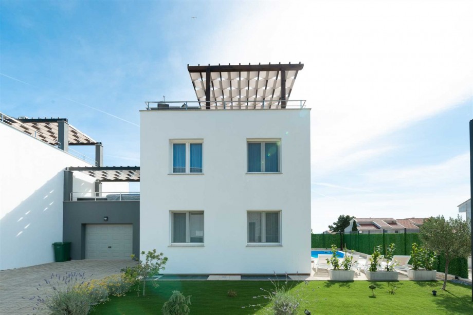 CROWONDER Villa Adriana - villa with Heated Swimming Pool, Jacuzzi and Sauna