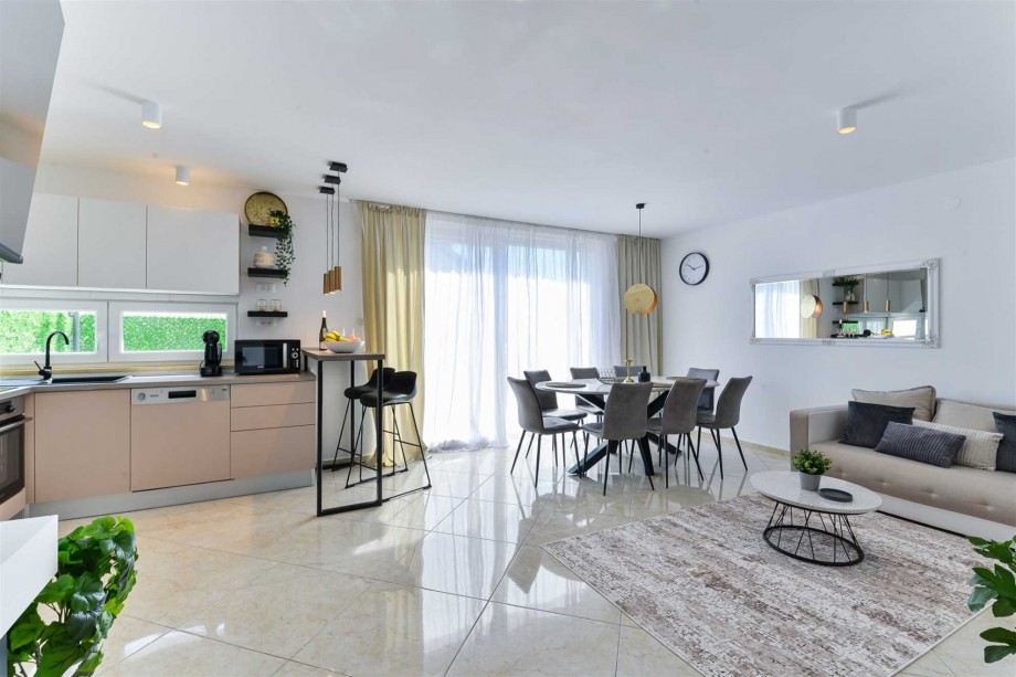 CROWONDER Villa Adriana - villa with Heated Swimming Pool, Jacuzzi and Sauna