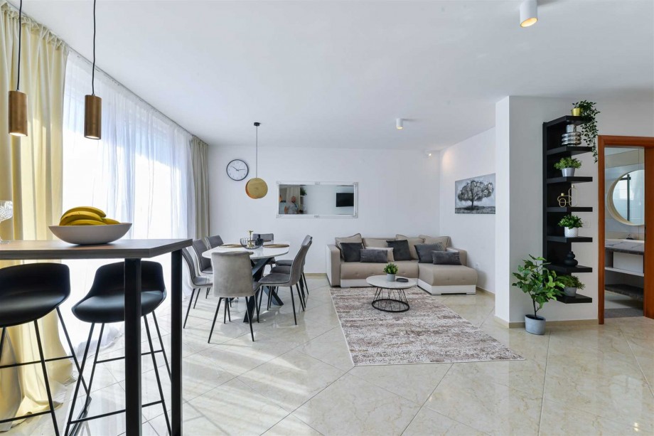 CROWONDER Villa Adriana - villa with Heated Swimming Pool, Jacuzzi and Sauna