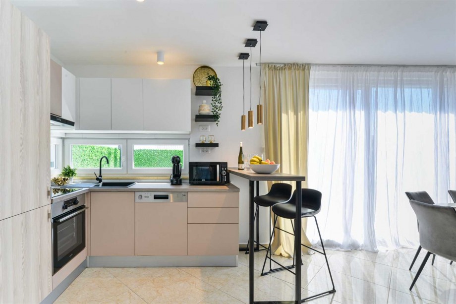 CROWONDER Villa Adriana - villa with Heated Swimming Pool, Jacuzzi and Sauna
