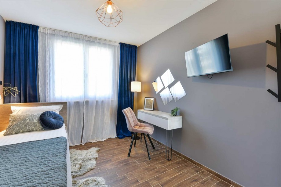 CROWONDER Villa Adriana - villa with Heated Swimming Pool, Jacuzzi and Sauna