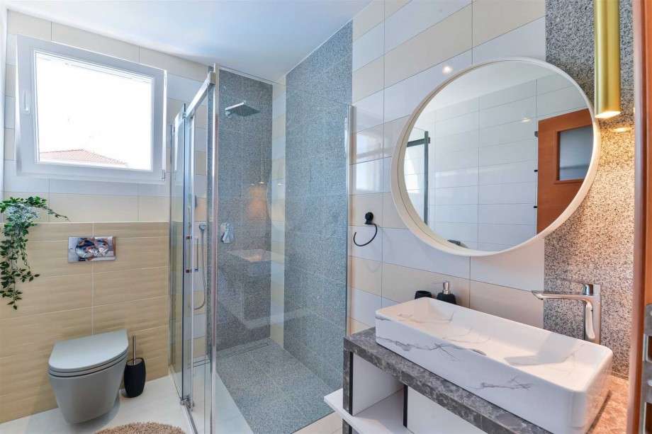 CROWONDER Villa Adriana - villa with Heated Swimming Pool, Jacuzzi and Sauna