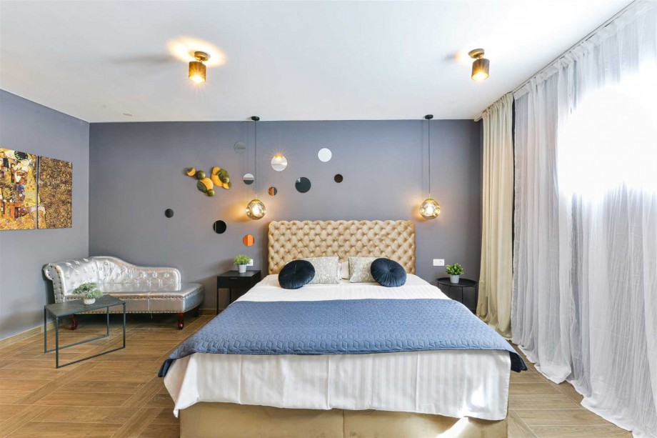 CROWONDER Villa Adriana - villa with Heated Swimming Pool, Jacuzzi and Sauna