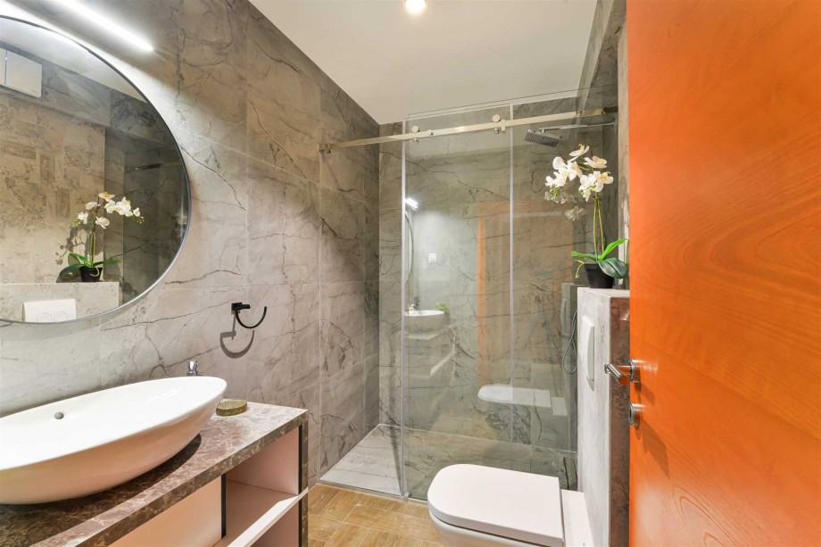 CROWONDER Villa Adriana - villa with Heated Swimming Pool, Jacuzzi and Sauna