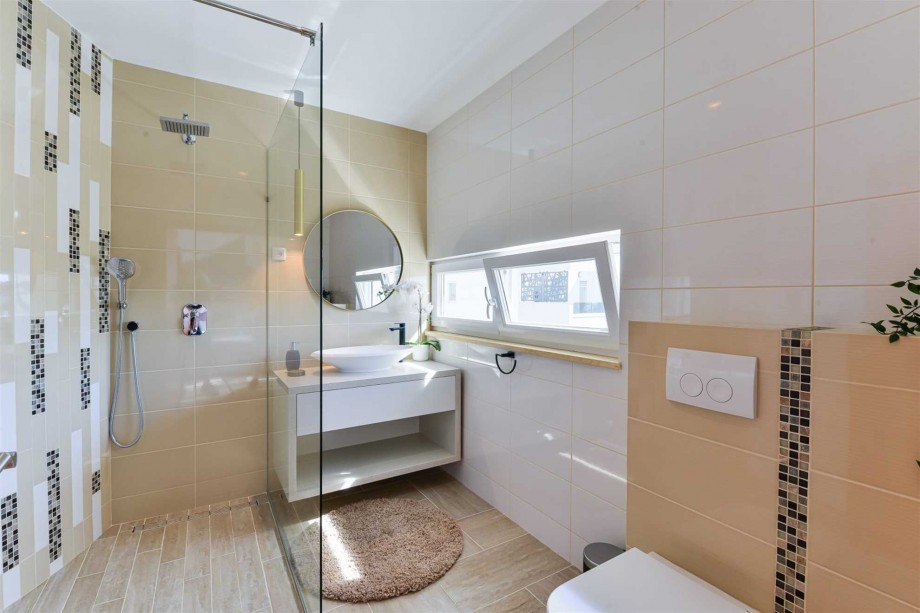CROWONDER Villa Adriana - villa with Heated Swimming Pool, Jacuzzi and Sauna