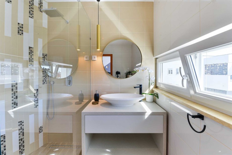 CROWONDER Villa Adriana - villa with Heated Swimming Pool, Jacuzzi and Sauna