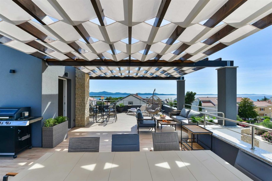 CROWONDER Villa Adriana - villa with Heated Swimming Pool, Jacuzzi and Sauna