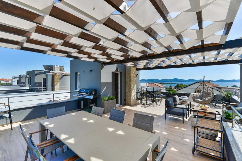 CROWONDER Villa Adriana - villa with Heated Swimming Pool, Jacuzzi and Sauna