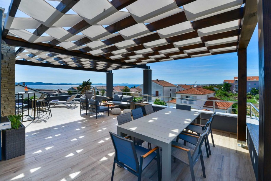 CROWONDER Villa Adriana - villa with Heated Swimming Pool, Jacuzzi and Sauna