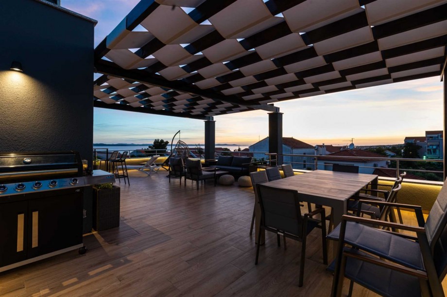 CROWONDER Villa Adriana - villa with Heated Swimming Pool, Jacuzzi and Sauna
