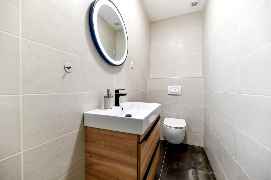 CROWONDER Villa Sunrise with Swimming Pool and Sea View