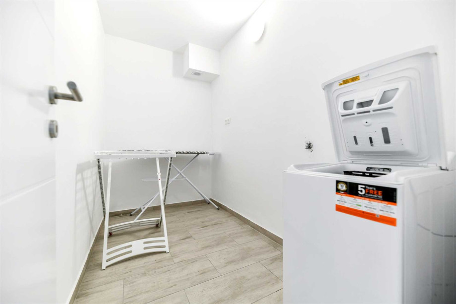 CROWONDER Villa Sunrise with Swimming Pool and Sea View