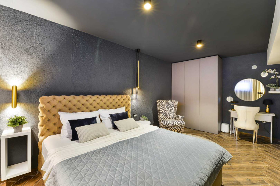 CROWONDER Villa Nika with Heated Swimming Pool, Jacuzzi and Sauna