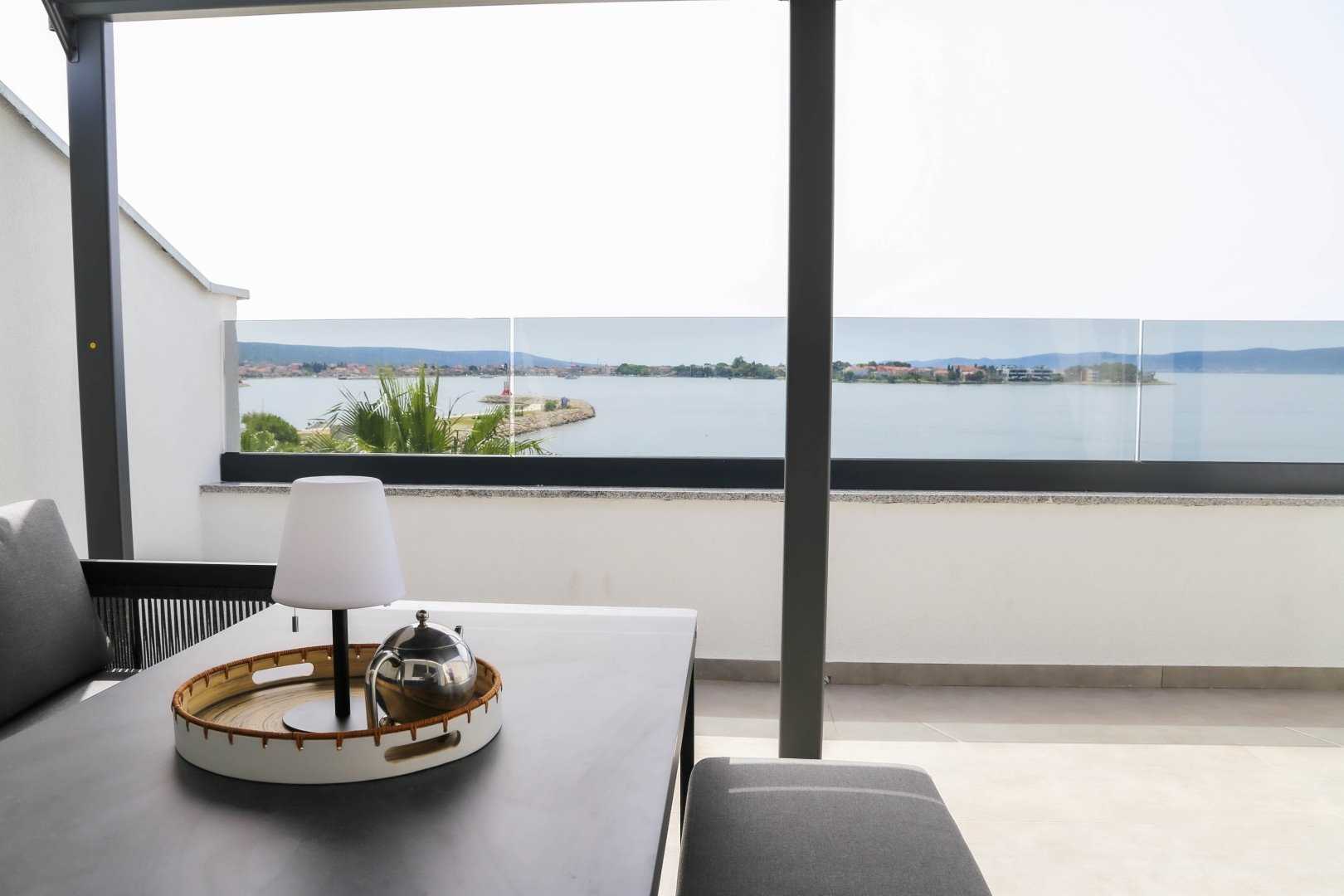 Apartmán CROWONDER Sunny Bay Beachfront Apartment A7