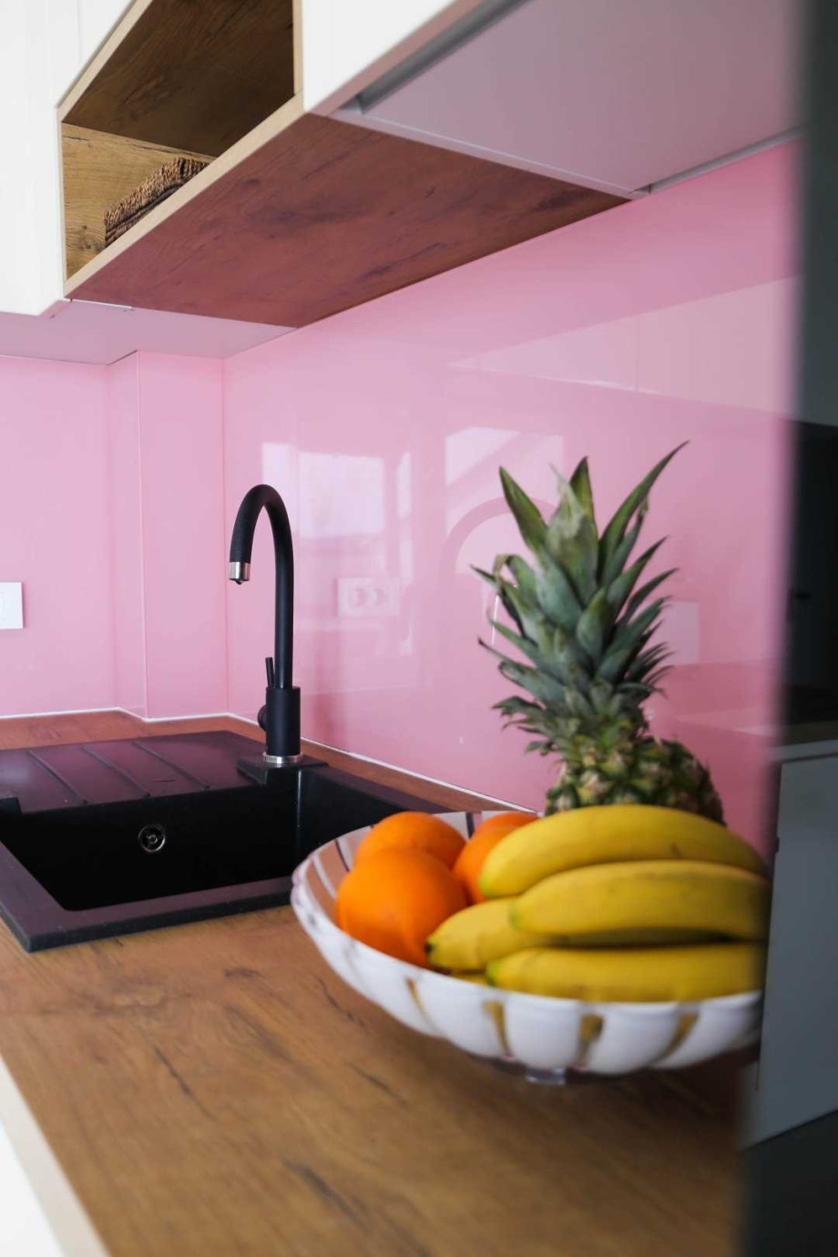 CROWONDER Sunny Bay Beachfront Apartment A7