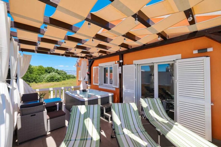 CROWONDER Sunset Apartments - Apartment A1 with Jacuzzi and Sea View