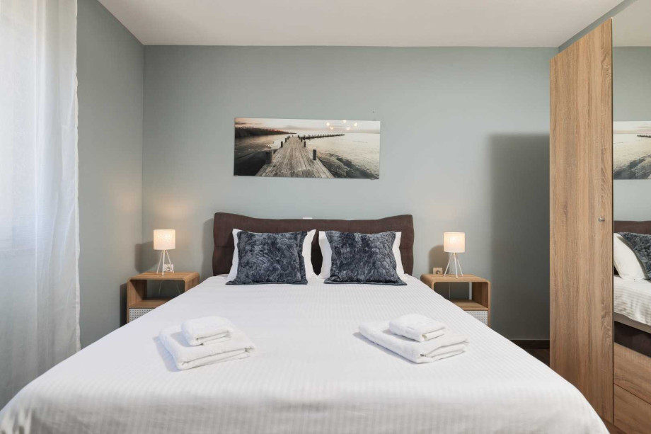 CROWONDER Sunset Apartments - Apartment A2