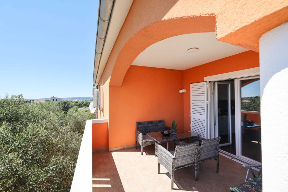 CROWONDER Sunset Apartments - Apartment A2