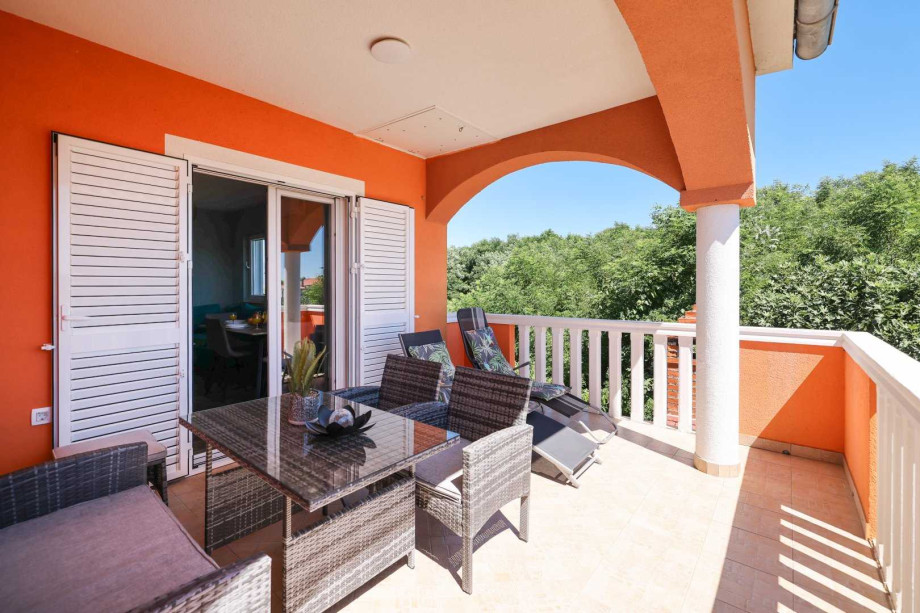 CROWONDER Sunset Apartments - Apartment A2