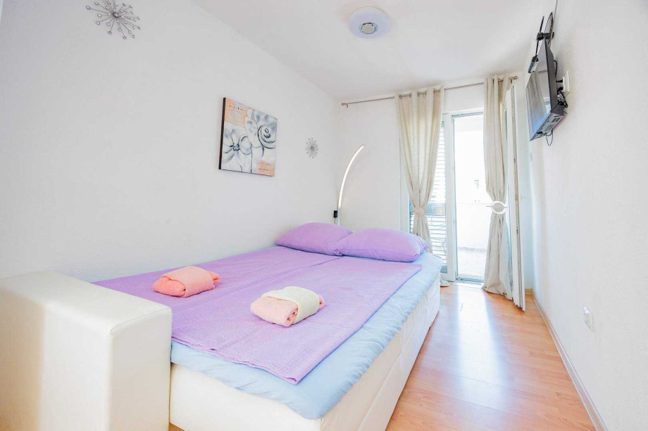 Crowonder Lucky Apartment A3