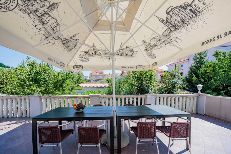 Crowonder Lucky Apartment A3