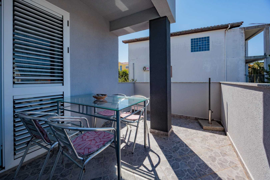 Crowonder Lucky Apartment A3