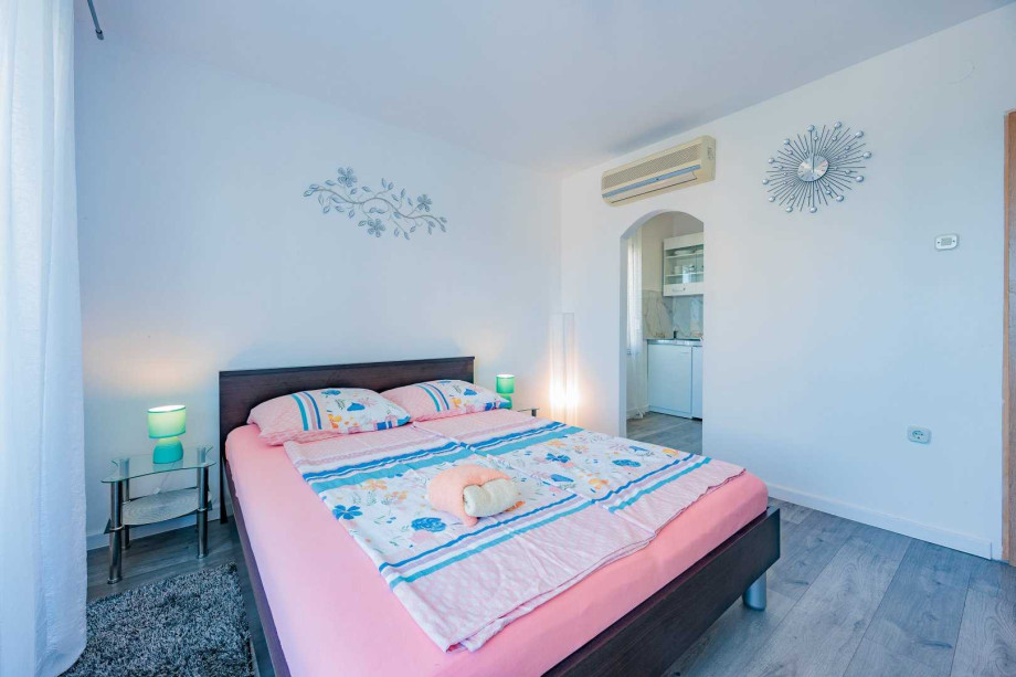 Crowonder Lucky Apartment A4  with swimming pool