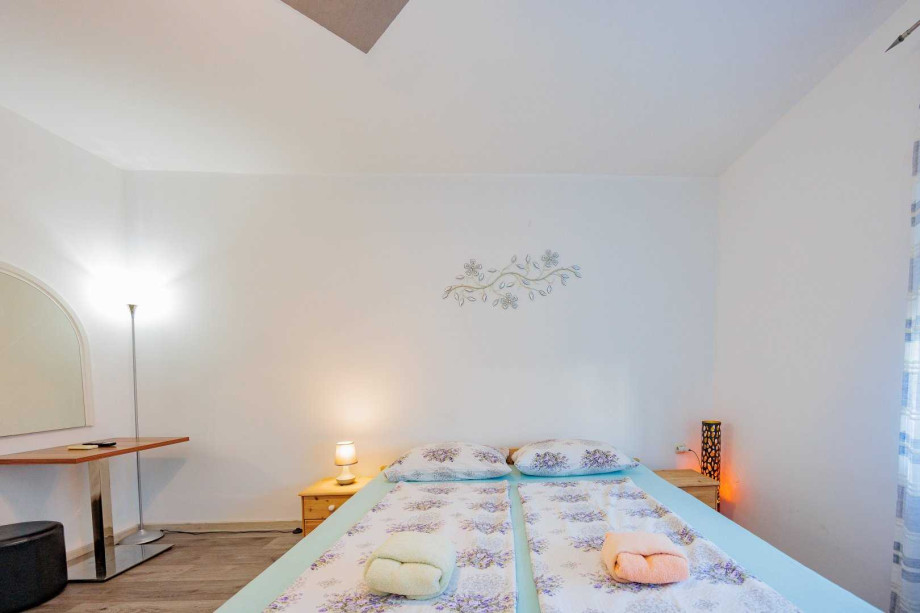 Crowonder Lucky Holiday House  with Swimming Pool