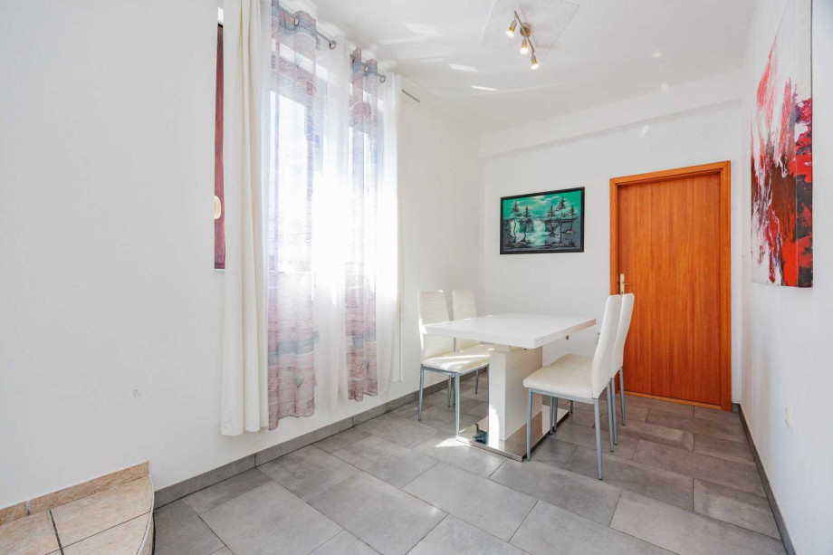 Crowonder Lucky Holiday House  with Swimming Pool