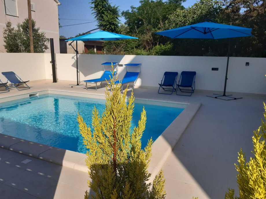 CROWONDER Villa Albus - Apartment with a Private Swimming Pool