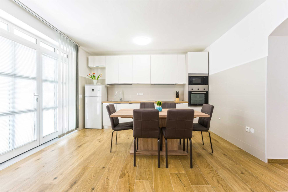 CROWONDER Villa Albus - Apartment with a Private Swimming Pool
