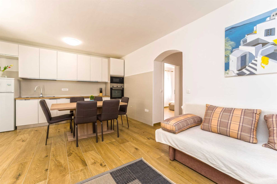 CROWONDER Villa Albus - Apartment with a Private Swimming Pool