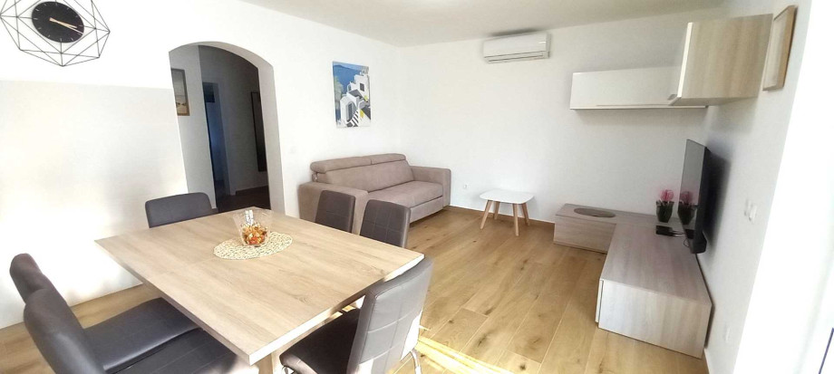 CROWONDER Villa Albus - Apartment with a Private Swimming Pool
