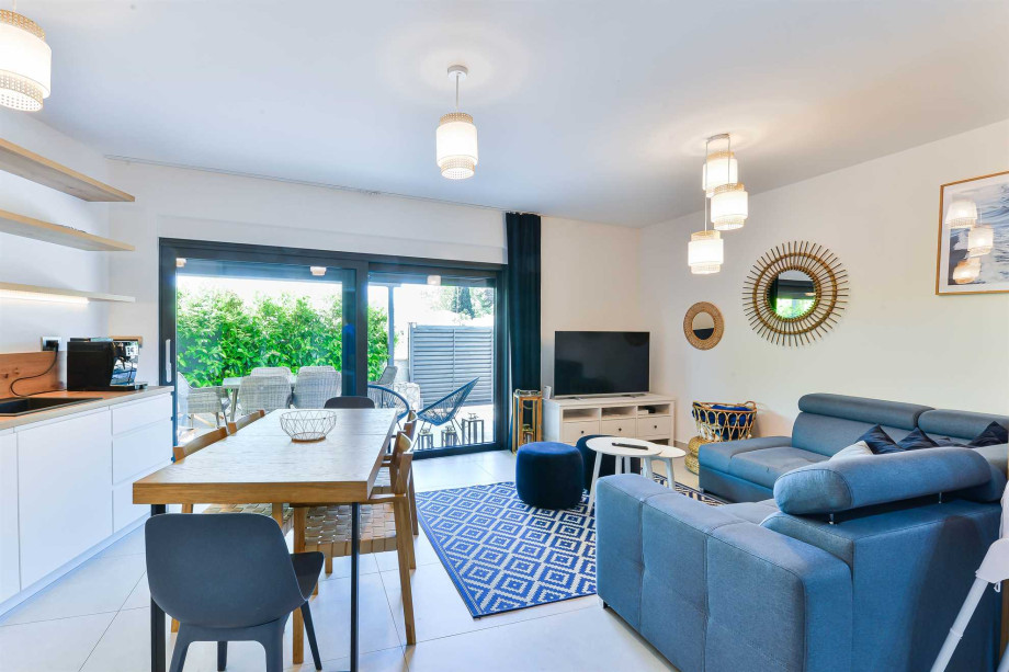 CROWONDER Adriatic Premium Villa Vodice near the beach