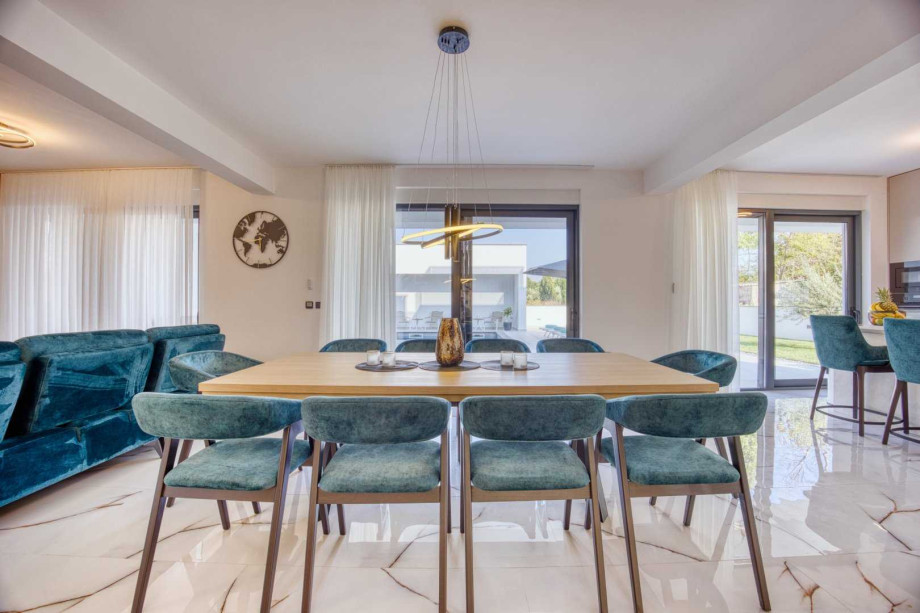 CROWONDER Villa Elena with Two Swimming Pools and Sauna