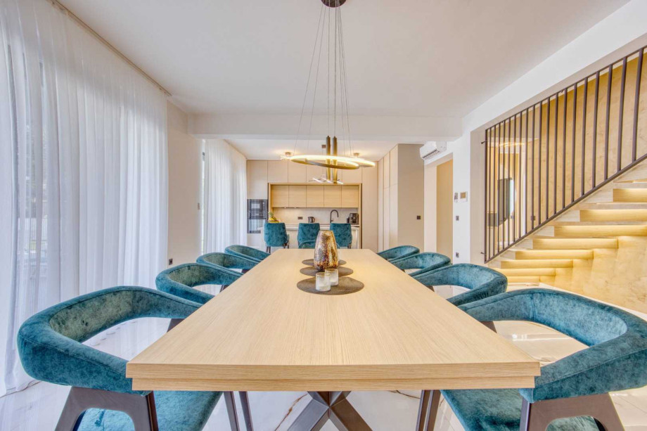 CROWONDER Villa Elena with Two Swimming Pools and Sauna