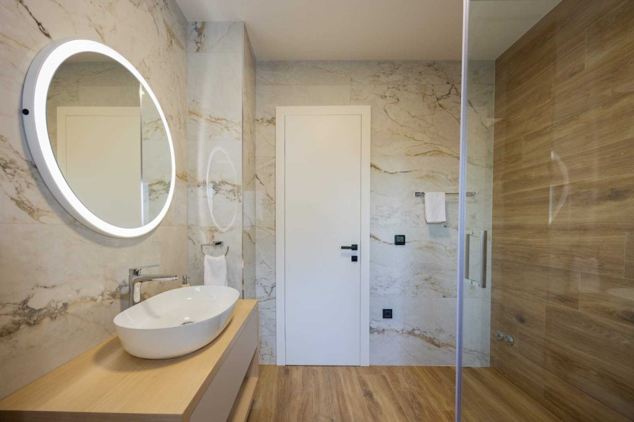 CROWONDER Villa Elena with Two Swimming Pools and Sauna