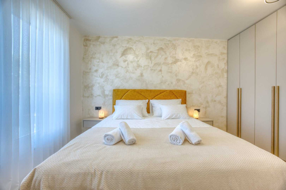 CROWONDER Villa Elena with Two Swimming Pools and Sauna