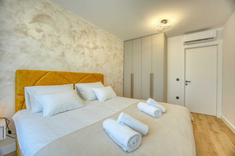 CROWONDER Villa Elena with Two Swimming Pools and Sauna