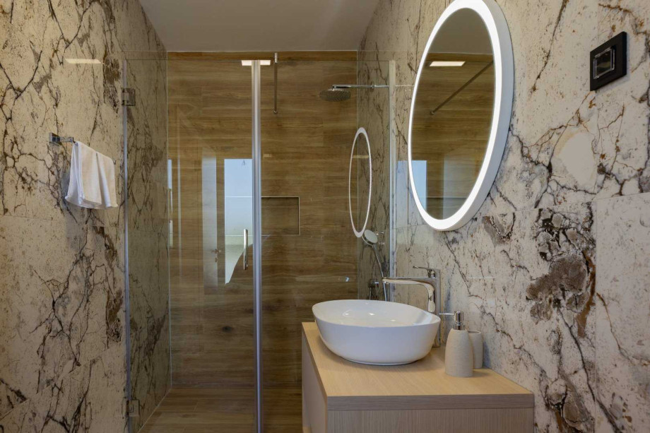 CROWONDER Villa Elena with Two Swimming Pools and Sauna