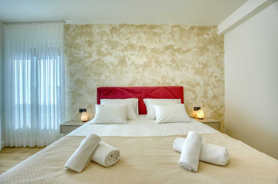 CROWONDER Villa Elena with Two Swimming Pools and Sauna