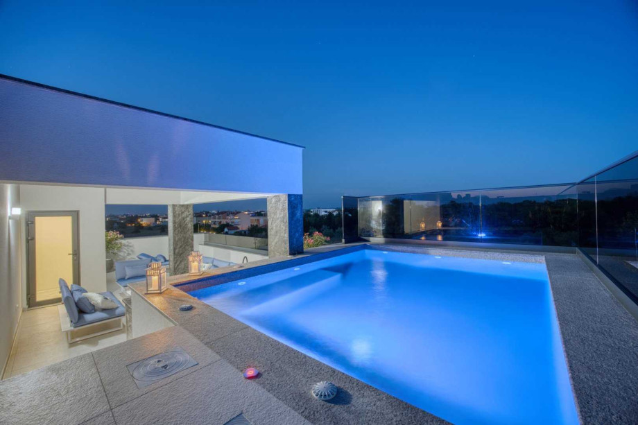 CROWONDER Villa Elena with Two Swimming Pools and Sauna