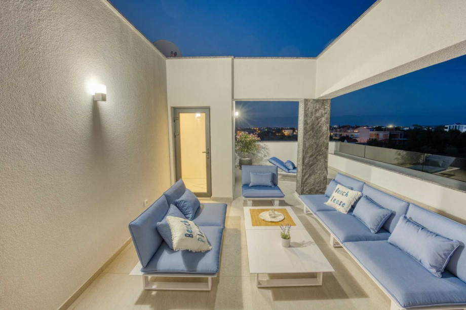 CROWONDER Villa Elena with Two Swimming Pools and Sauna