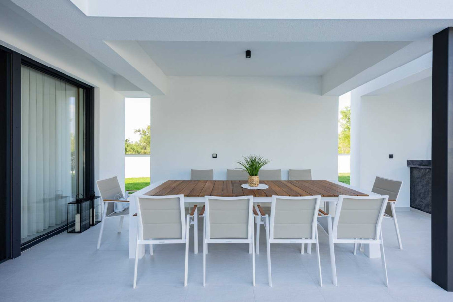 CROWONDER Villa Elena with Two Swimming Pools and Sauna