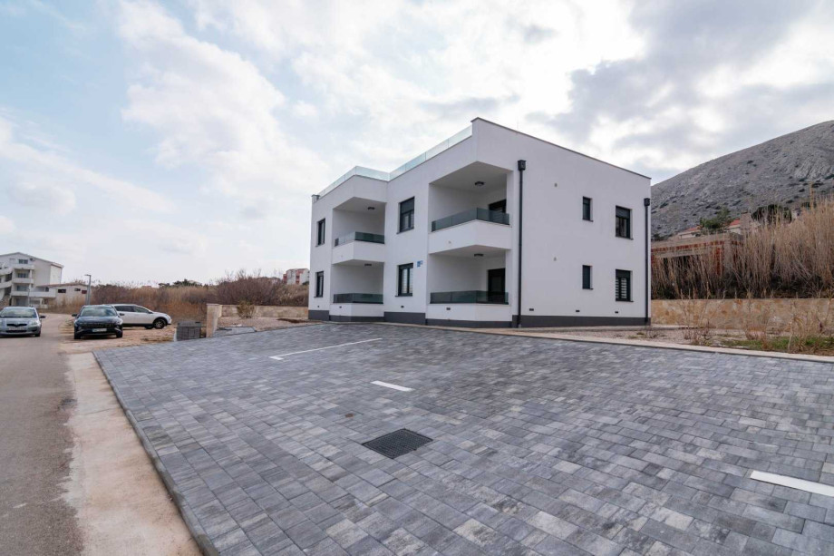 Crowonder Luxury Pag Apartments-  with Seaview Ap. A1