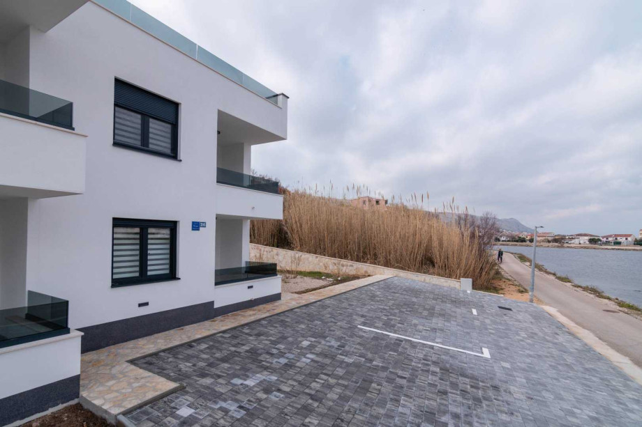 Crowonder Luxury Pag Apartments-  with Seaview Ap. A1