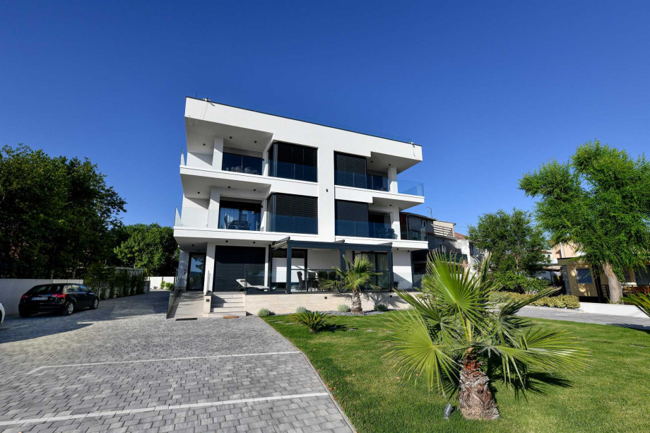 CROWONDER Apartments & Rooms Oaza with Heated Swimming Pool - Ap. A101 Family (4+2) with Sea View